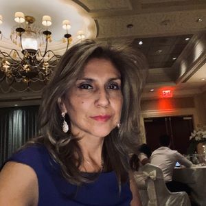 Meet your Posher, Adela